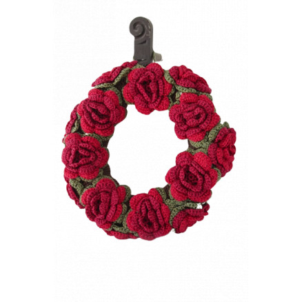 Christmas in Bloom by DROPS Design - Julekrans med blomster Hækleopskr - Julekrans - 22 cm