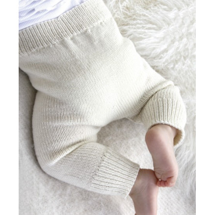 Cozy and Cute by DROPS Design - Baby Bukser Strikkeopskrift str. 1/3 m thumbnail