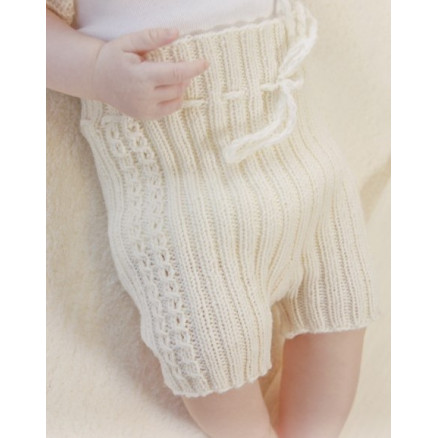 Simply Sweet Shorts by DROPS Design - Baby shorts Strikkeopskrift str. thumbnail