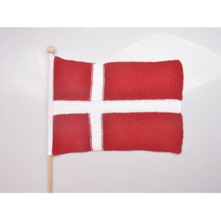 Dannebrogsflag af Rito Krea - Flag Strikkeopskrift 20x30cm thumbnail