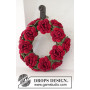 Christmas in Bloom by DROPS Design - Julekrans med blomster Hækleopskrift 22 cm