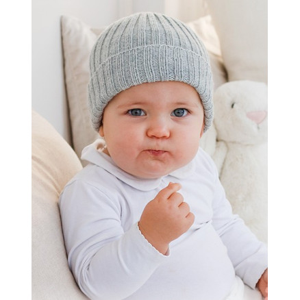 Little Pearl Hat by DROPS Design - Baby Hue Strikkeopskrift str. 0/1 m thumbnail