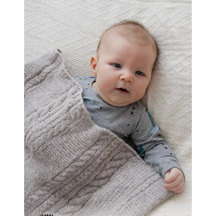 Cosy Twists by DROPS Design - Baby Tæppe Strikkeopskrift 65-80 cm thumbnail