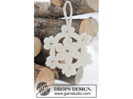White Christmas by DROPS Design - Jule Stjerner Hækleopskrift 8 cm - 1 thumbnail