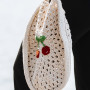 Rund Strandtaske med Kirsebær af Rito Krea - Taske Hækleopskrift 40cm