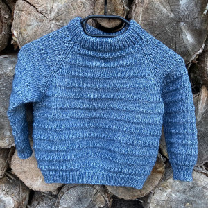 Struktur Sweater af Knit by Nees - Garnpakke til Struktur Sweater, str. 2 - 10 år